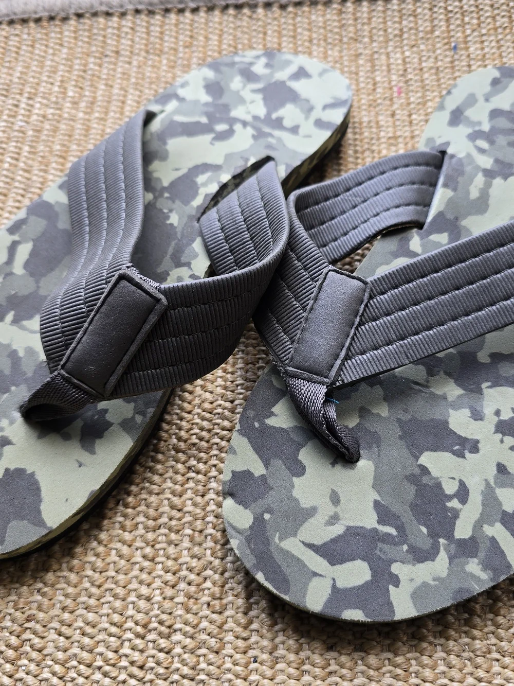 Men's Camo Flip Flop Sandals